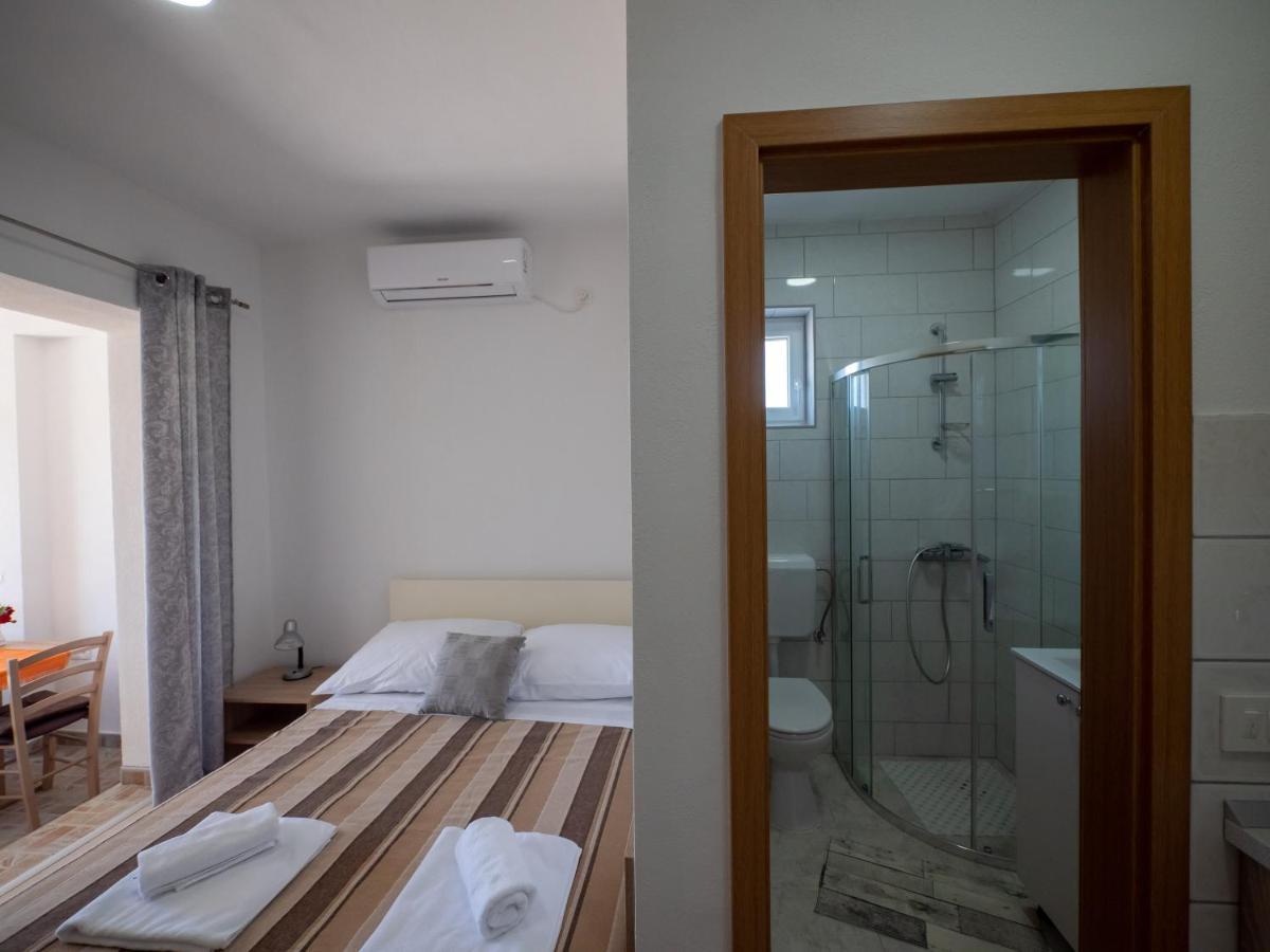 Apartments Tri Mora Ражанац Екстер'єр фото